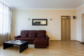 CENTER Bright spacious 2 bedroom apartment